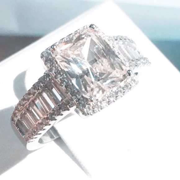 Luxury 18K White Gold Filled Sapphire Ring - Picture 6 of 7